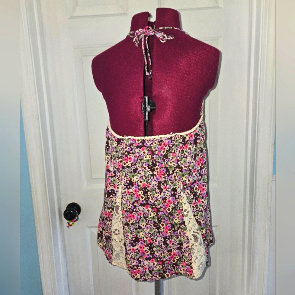 American Eagle Floral And Lace Insert Top - Picture 4 of 9
